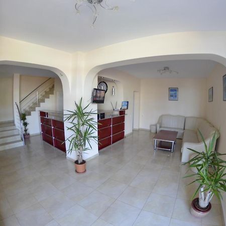 Vila Julia Костинещи Екстериор снимка